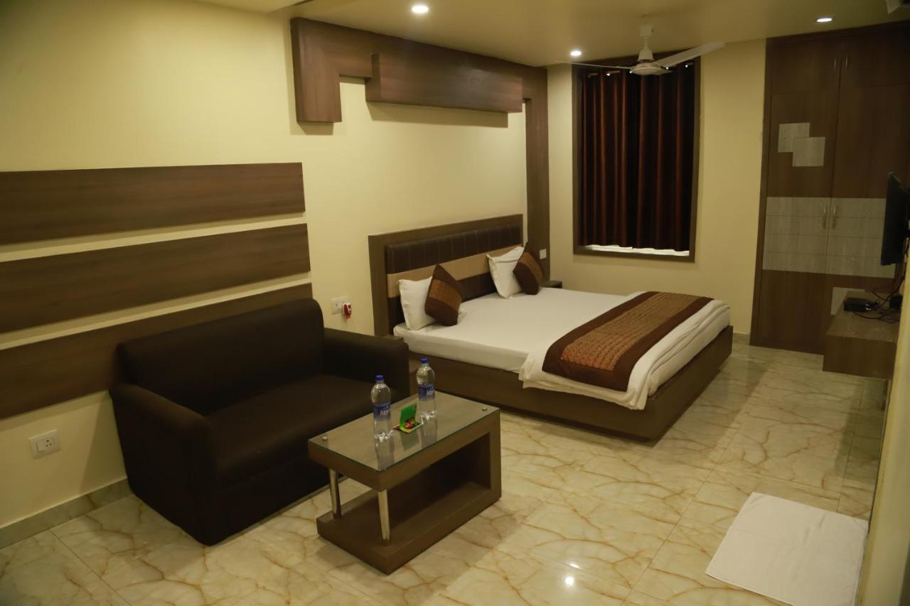 Hotel Sukhdeo Palace Gaya Extérieur photo